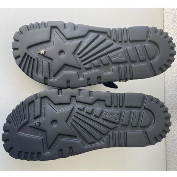 Dior Shoes Women's 9 Black Sandals with Gold Accents - Picture 9 of 11